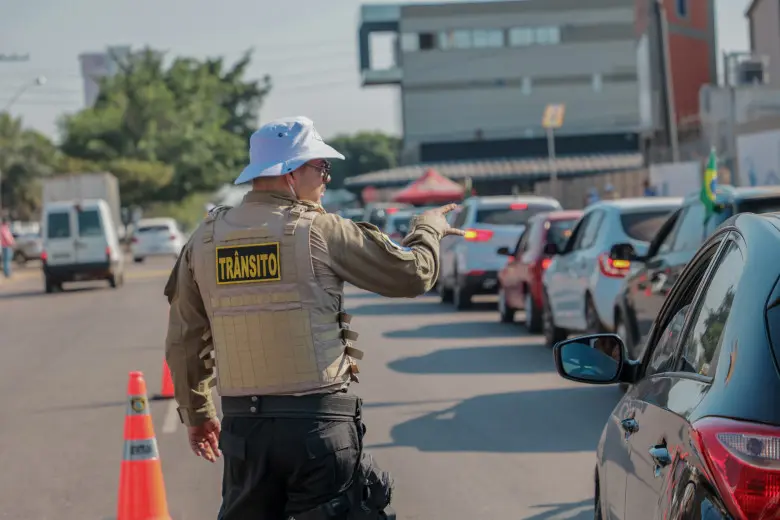 Agentes de trânsito fazem parte da rotina de segurança e mobilidade de Porto Velho 