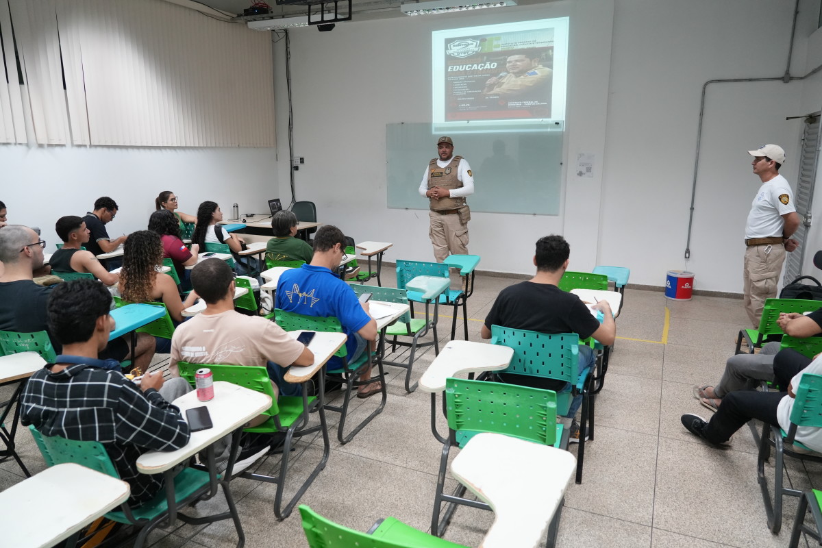 Palestra educativa orienta sobre trânsito seguro em Porto Velho