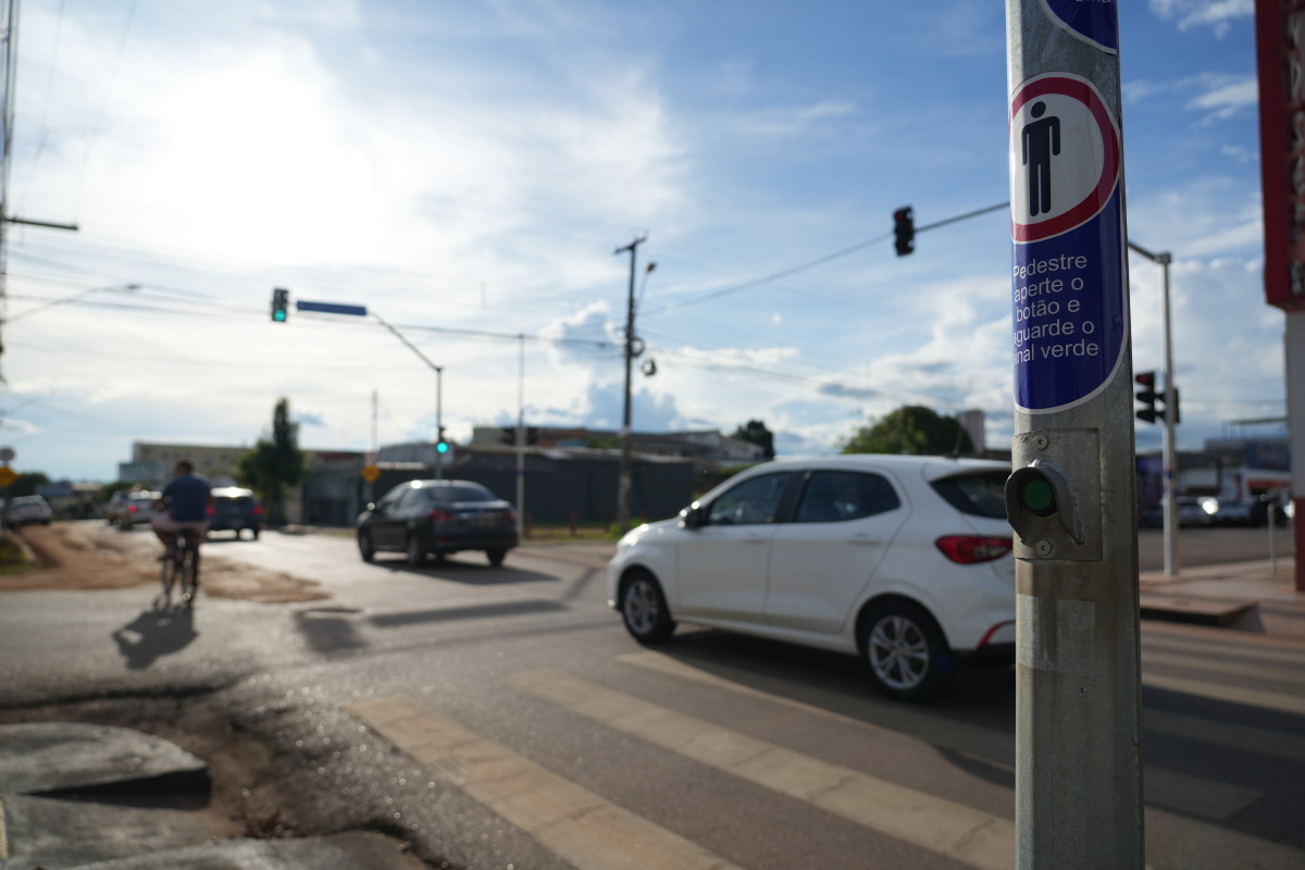 Prefeitura implanta sinalização inteligente para melhorar trânsito e segurança viária