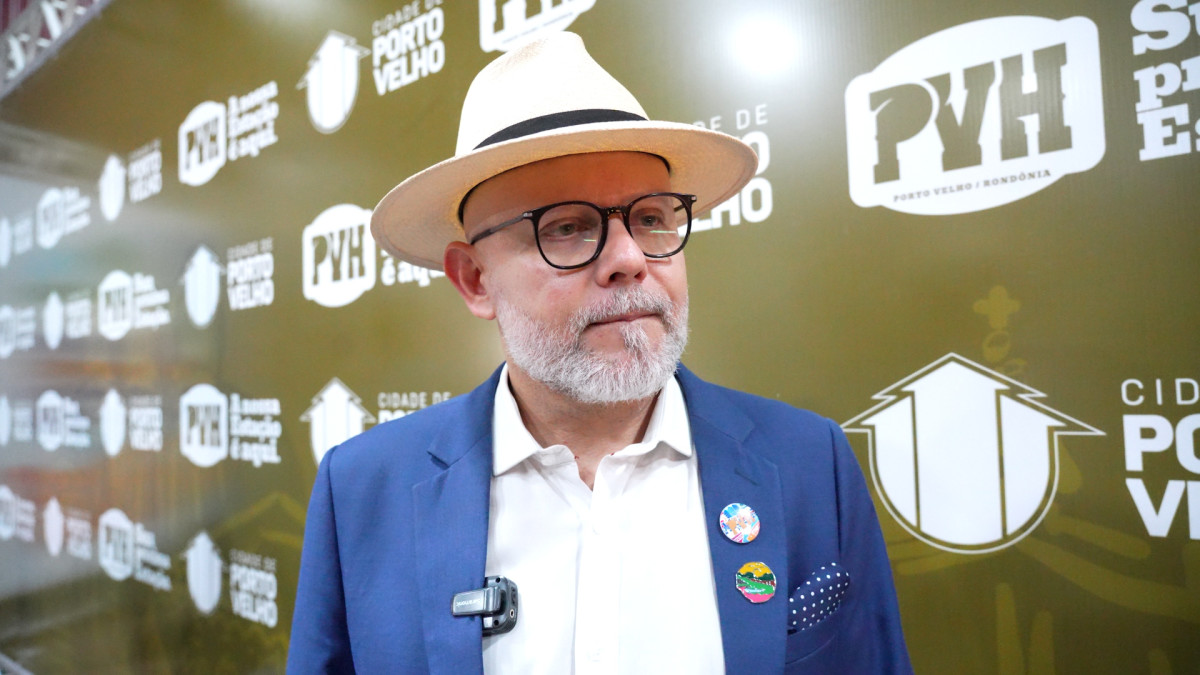 De acordo com o Aleks Palitot, a presença americana nessa região favoreceu algumas mudanças de hábitos do cotidiano da região