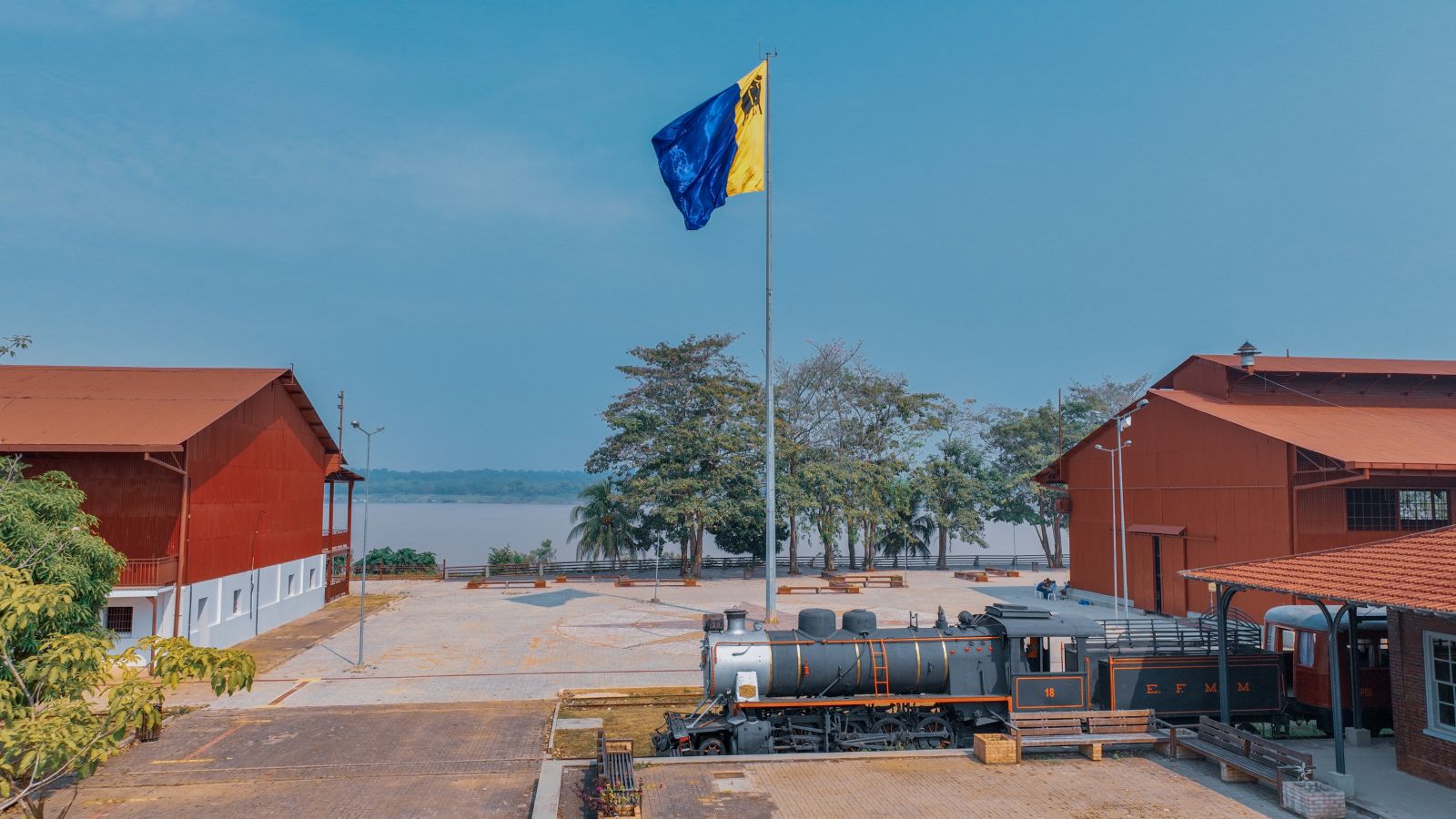 Construção da ferrovia contou com a contratação de 20 mil trabalhadores de 50 nacionalidades diferentes