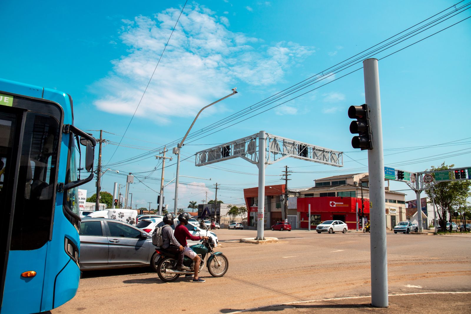 Semtran aleta condutores a respeitar os limites de velocidade nos cruzamentos