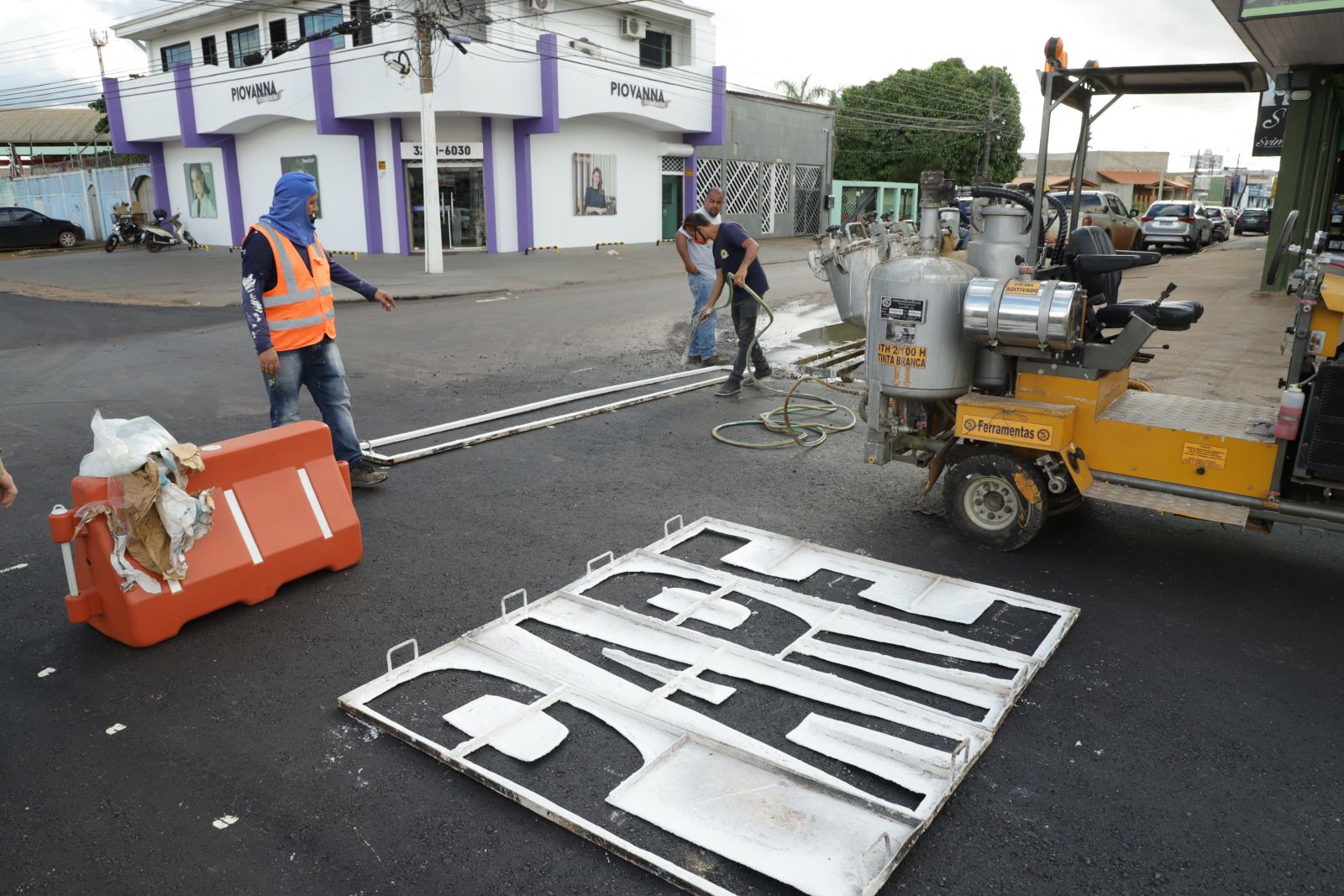 Sinalizações são reforçadas em cruzamentos da capital 