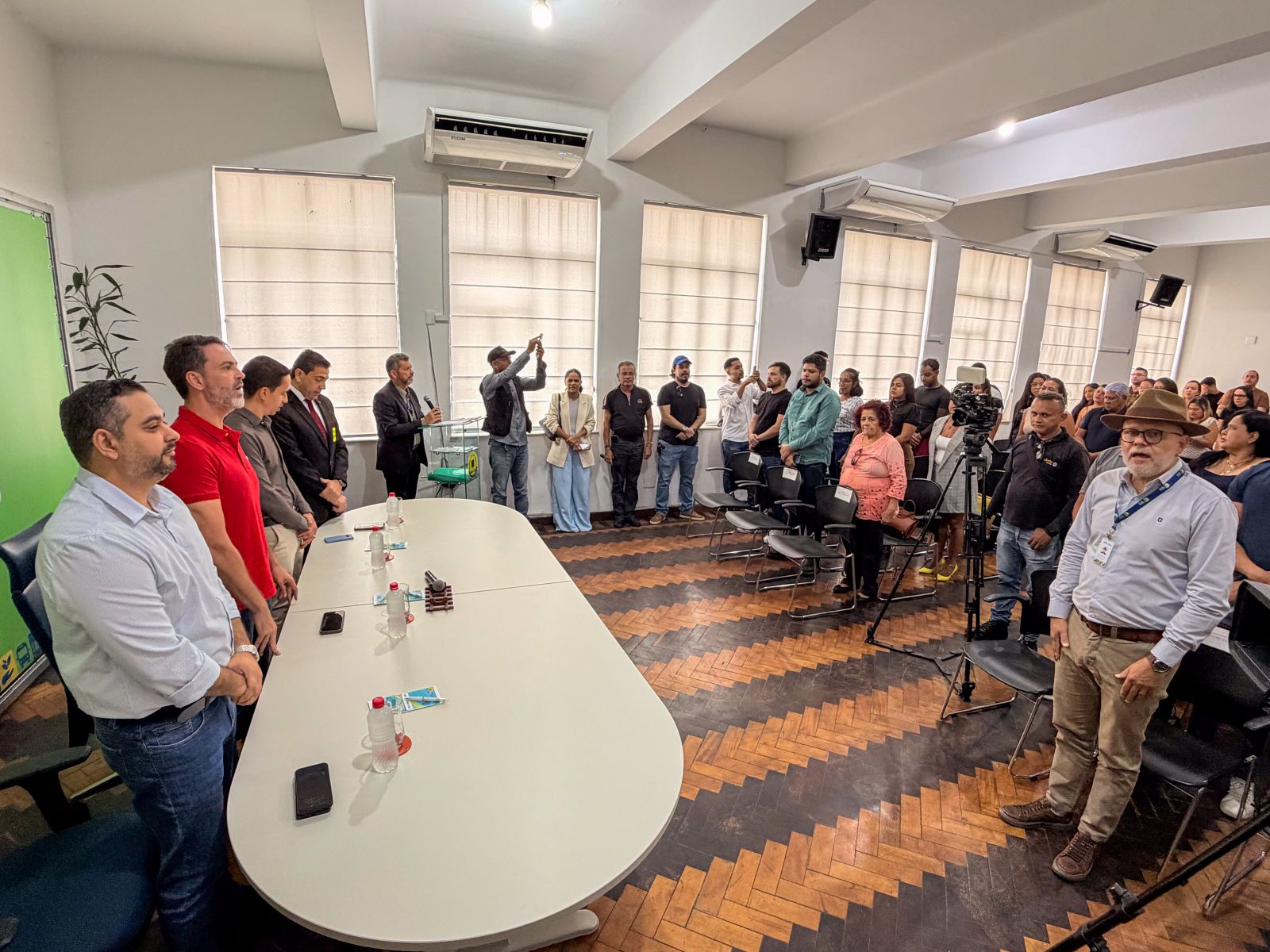 Ação tem como objetivo suprir a demanda por profissionais nas escolas da capital