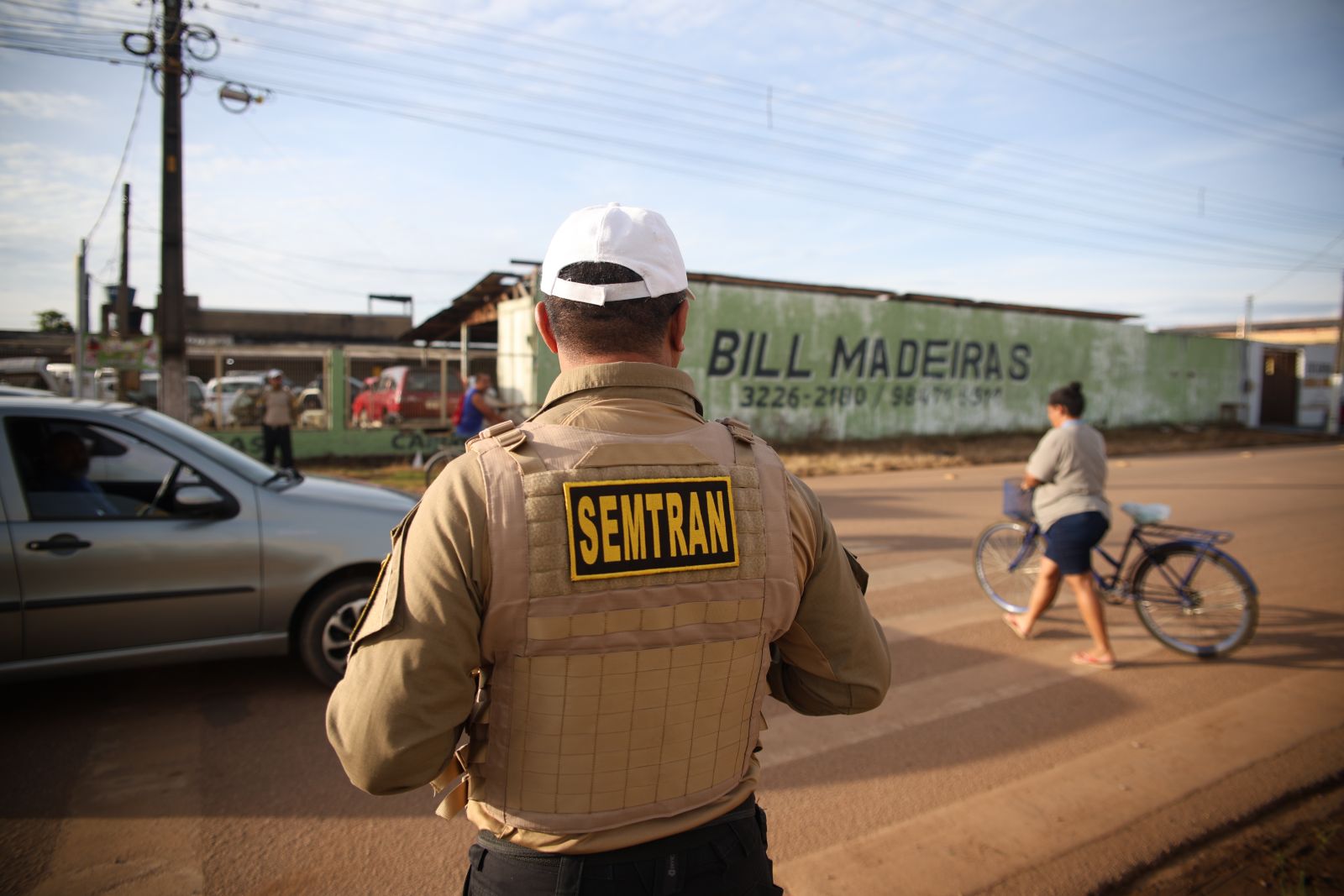 Semtran recomenda que os pais saiam de casa um pouco mais cedo para evitar o horário de pico