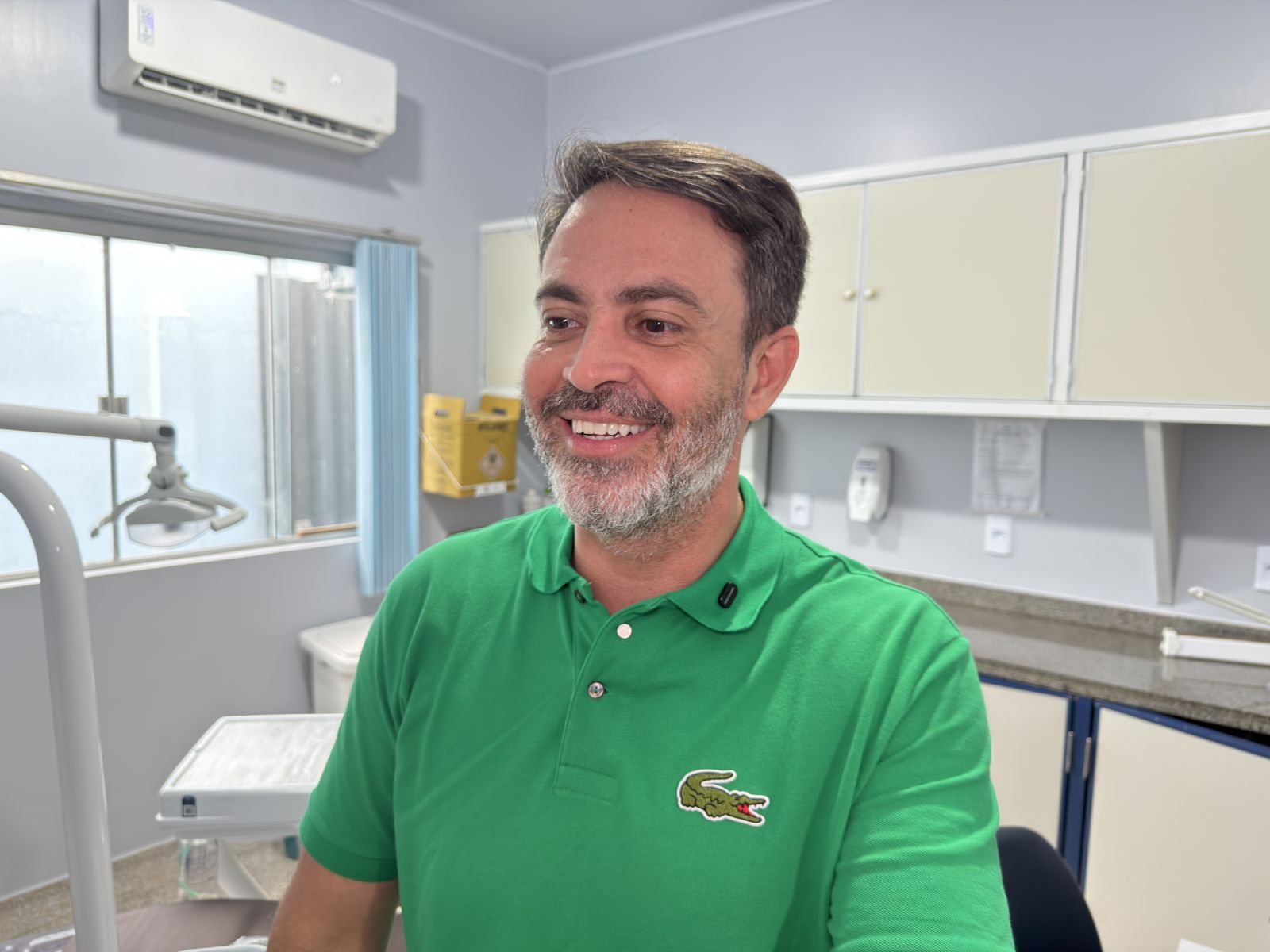  Léo Moraes reforça o compromisso da gestão com o fortalecimento da rede municipal de saúde