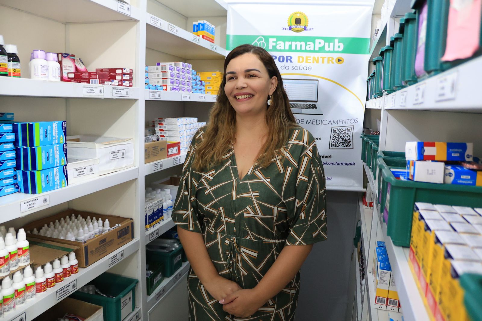 Maíra Oliveira explica que a ferramenta pode ser acessada pela internet ou aplicativo