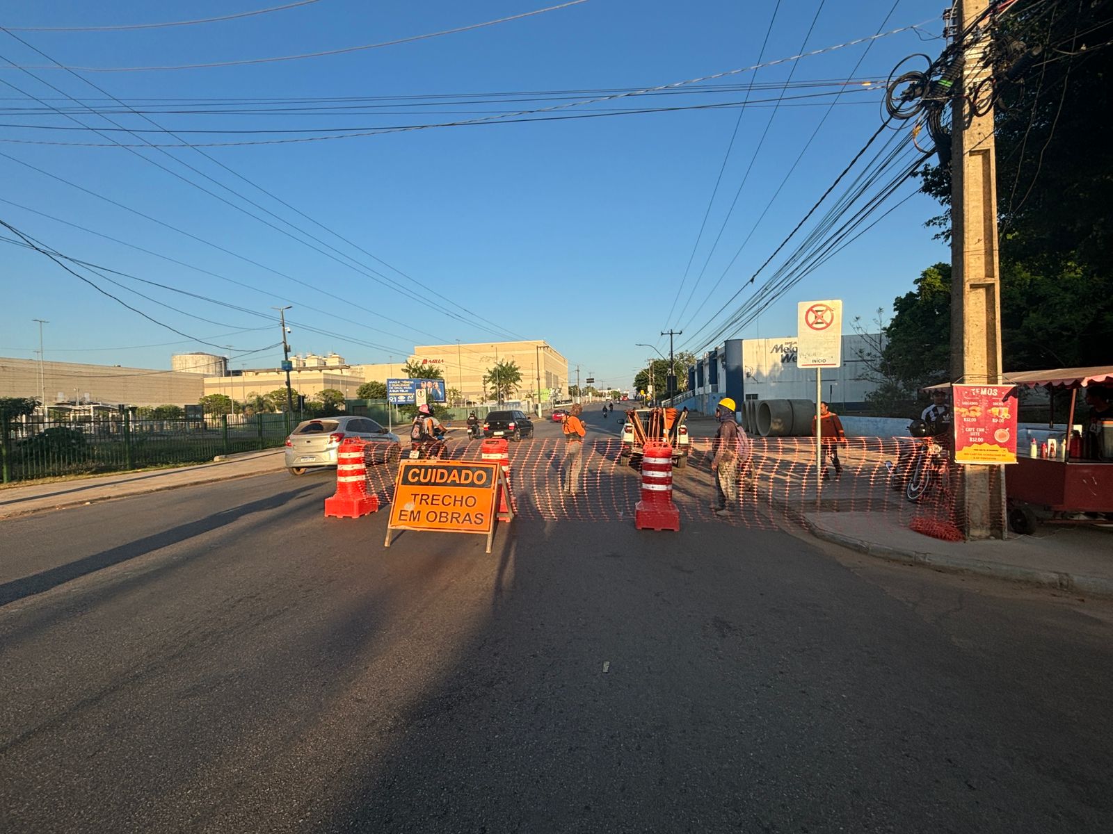 Condutores de veículos devem desviar o trajeto