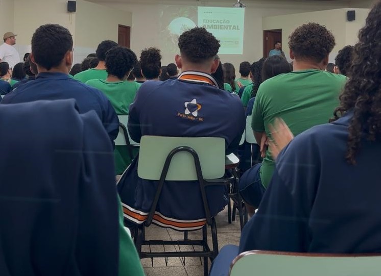 Ação visa sensibilizar sobro o respeito aos recursos hídricos no cotidiano da cidade e também no trânsito