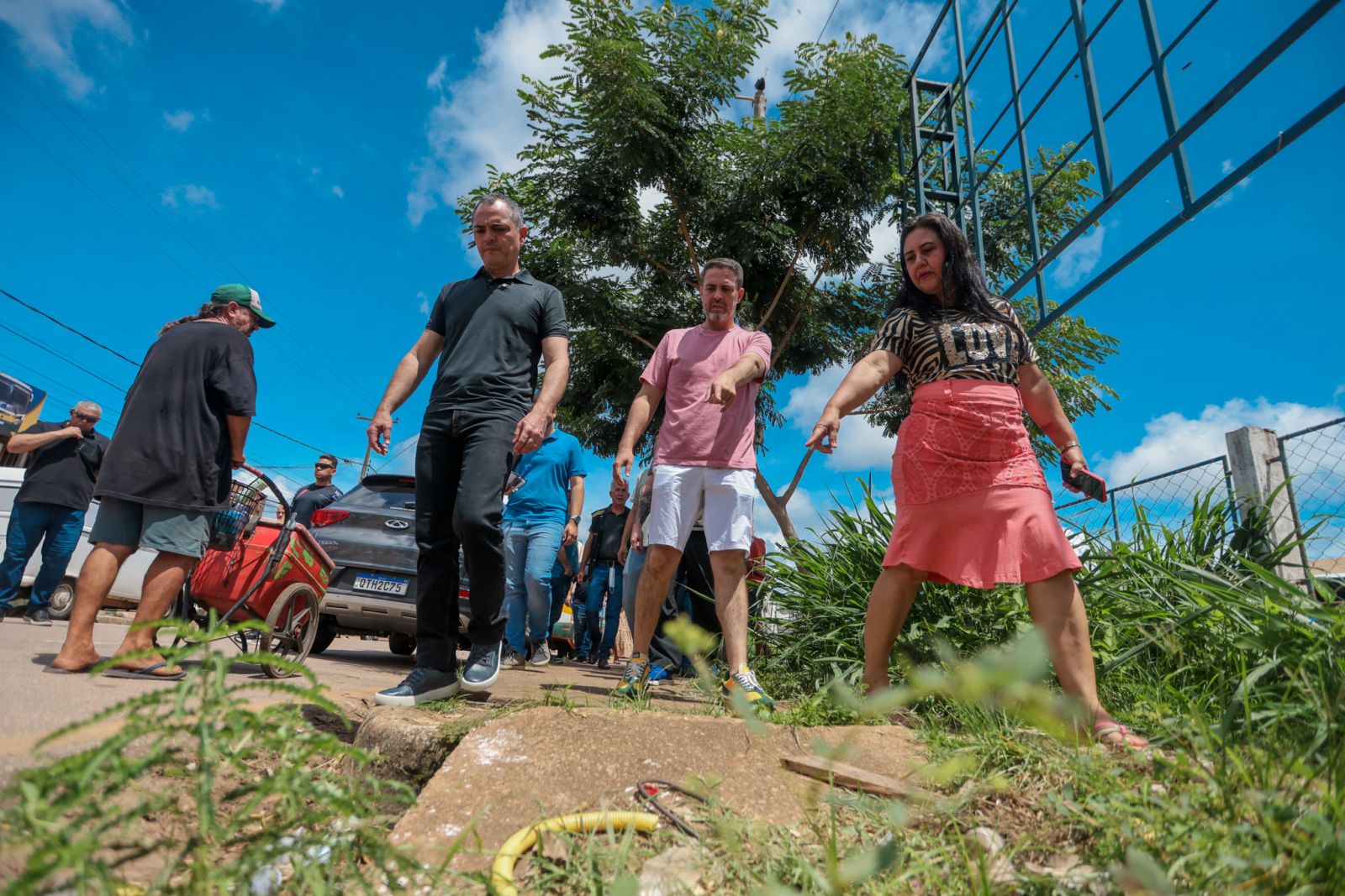 Léo Moraes visitou a feira e o entorno, ouvindo as reivindicações dos comerciantes locais  