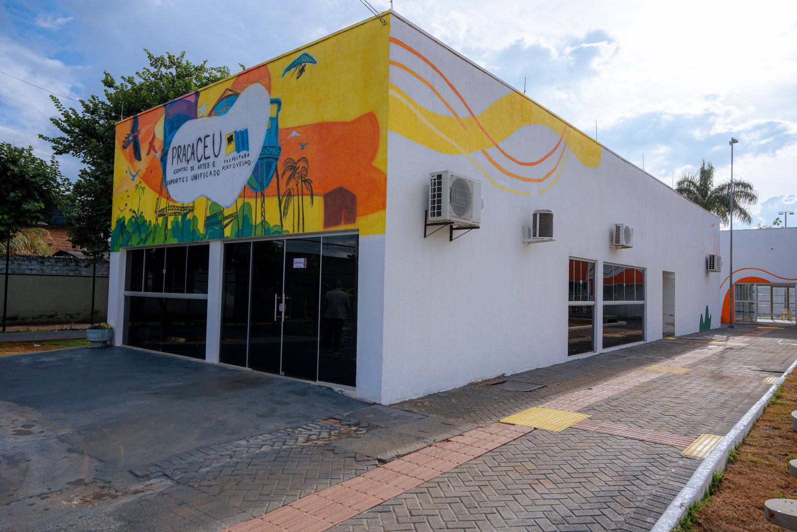 Quem preferir o cartão físico, pode procurar um dos pontos de atendimento