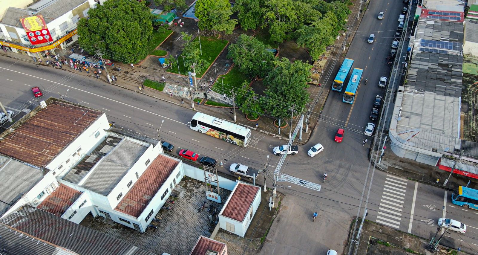 Ônibus percorreu as vias da região simulando o percurso de chegada e saída