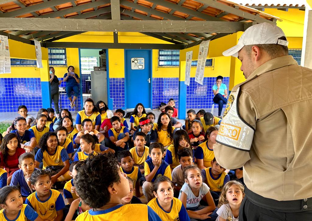 Educação no trânsito é trabalhada dentro das escolas municipais